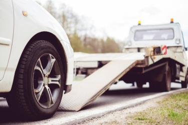 Qué hacer si tu auto se detiene en la vía pública